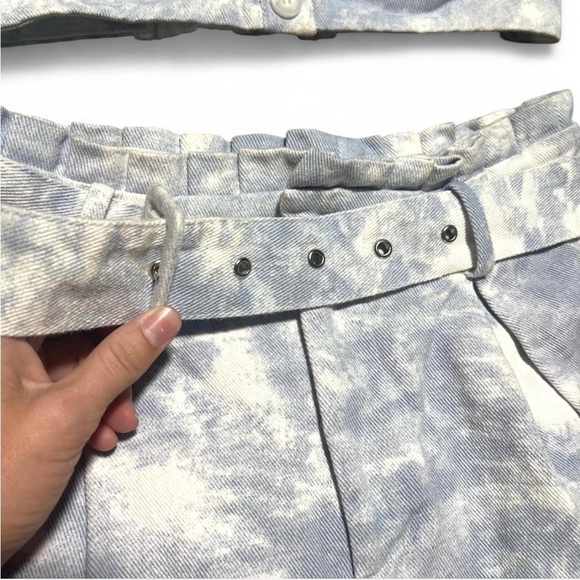 Moodie Light Blue & Cream Tie-Dye Crop Top and Belted Shorts Set Size S - Picture 4 of 9